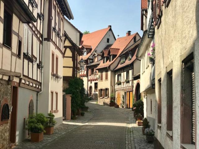 Turmwohnung Buedinger Hof Weinheim Exteriér fotografie